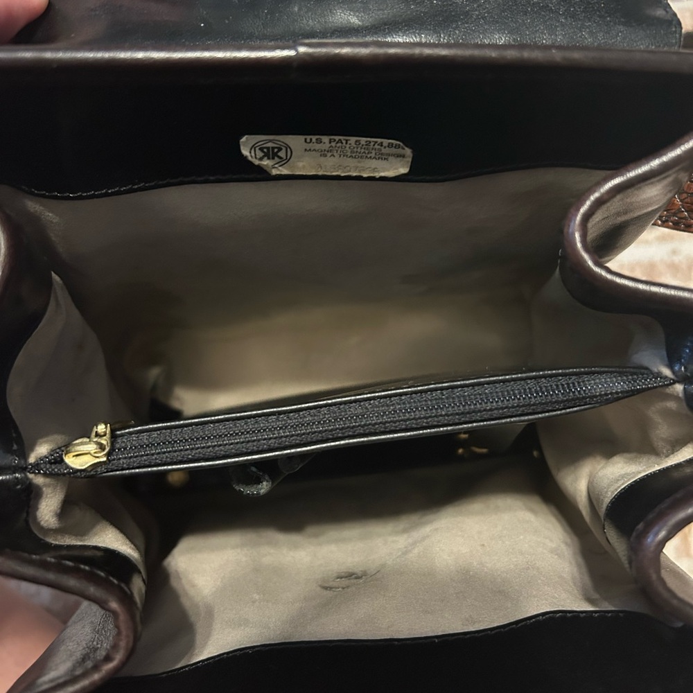 Vintage Brahmin Crocodile Embossed Crossbody Bag - Picture 8 of 15